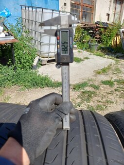 225/45R17 - 8