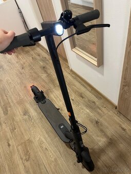 Elektrická koloběžka Xiaomi Essential - 8
