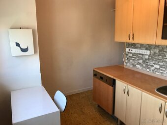 Pronájem 3+1, POD HVĚZDÁRNOU - 8