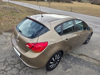 Opel Astra HATCHBACK - 2.ONAFTA - KUP ČR - 174tis - 8
