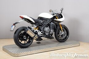 Triumph Speed Triple 1200 RR - 8