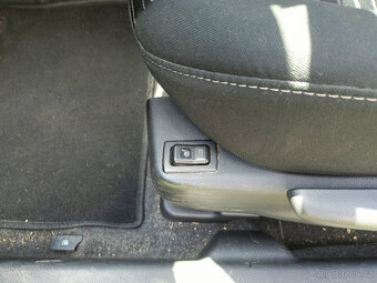 mazda 2 1,3 55 kw - 8