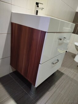 Umyvadlo se skříňkou včetně baterie - 8