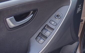 Hyundai i30 1.6 CRDi - 8