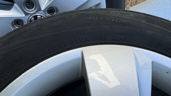 Prodám originál ALU Škoda 185/60/15 5x100 Nexen - 8
