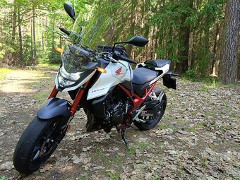 Honda Hornet 750 - 8