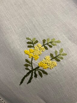 Francouzský plátěný, vyšívaný ubrus (mimóza)+ ubrousky - 8