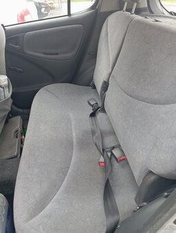 Toyota yaris 1.3,rok 2000, klima,naj 197 000km - 8