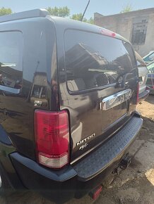 Dodge nitro - 8