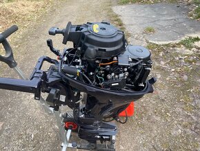 nafukovací člu s motorem a vlekem - 8