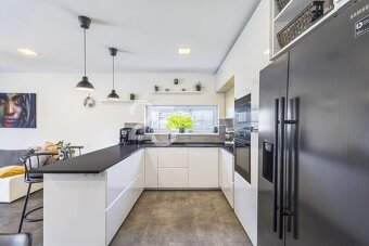 Rodinný dům 6+kk, Byšice, okres Mělník - 8