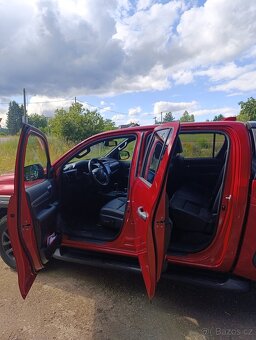 Prodám Toyota Hilux 2,8 Invincible - 8