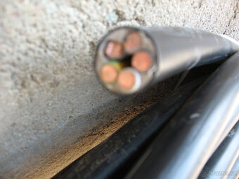 Prodám  nové cyky J3x1,5  a J3x2,5 a další - 8