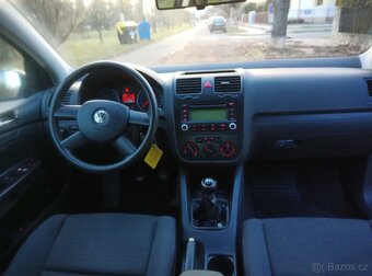 VW GOLF V  1.4 55 kW Benzín - 8