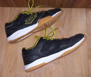 Prodám sálové boty LOTTO Jumper 400RFC – vel. 40 - 8