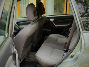 Toyota Rav trvalá 4x4 39 500 km benzín - 8