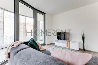 Stylový a prostorný byt 4+kk s panoramatickou lodžií, Praha - 8
