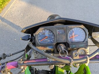 Kawasaki KMX 125 - 8