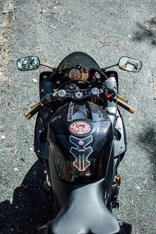Yamaha YZF-R1 - 8
