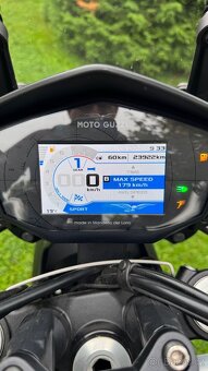 Moto Guzzi V 85tt - 8