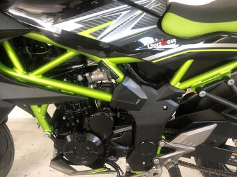 Kawasaki Z125 ABS - 8