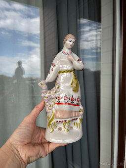 Porcelánová soška Dívka v kroji 23 cm, Polonne USSR - 8