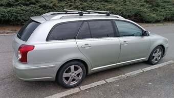Toyota Avensis kombi T25 2.2D-4D 110 kW - 8
