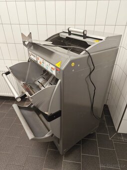 Kráječ pečiva JAC Self - 8