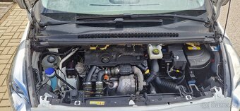 REZERVACE Peugeot 5008 1.6hdi Automat - 8
