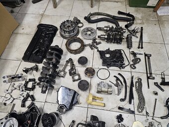 Části motoru Kawasaki ZZR 1200 zzr1200 - 8