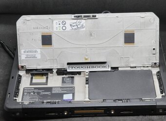 Velký průmyslový tablet Panasonic Toughbook CF-33 - 8