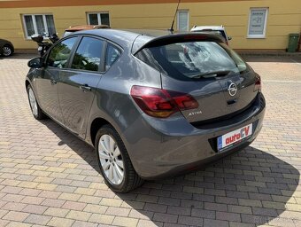 OPEL ASTRA J 1.6 16V 85kW-2010-128.772KM-XENON,AC,VÝHŘEV- - 8