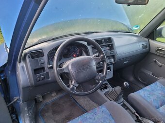 Toyota RAV4 - 8