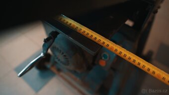 Srovnávačka s protahem, stolní pilou, příprava na frézování - 8