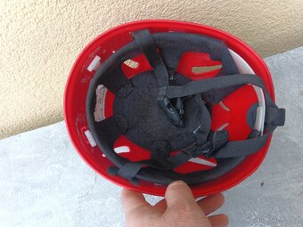 Horolezecká helma. - 8