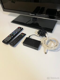 TV 32" Samsung UE32D5000 - 8