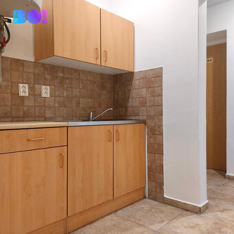 Pronájem obchodního a skladovacího prostoru 156 m², ul. Nádr - 8