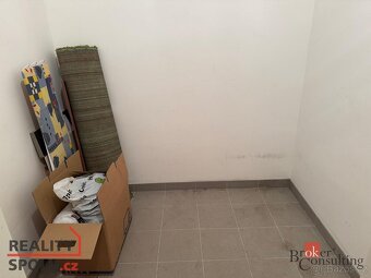 Pronájem, byty/1+kk, 38 m2, Tlumačovská 2766/26, 15500 Praha - 8