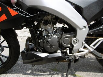 Aprilia Tuono 125 rv. 2019 11kw - otevřená, pěkná - 8