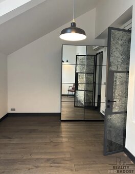 Pronájem bytu 3+kk 115 m² Revoluční, Praha - 8