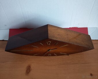 Retro hodiny Vesna - 8