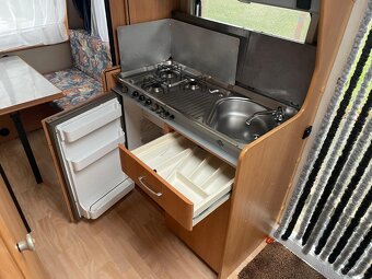 Hobby Excellent 450, 4 osoby, bojler, rozfuk, wc, stan - 8