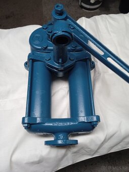 Ruční čerpadlo - 8