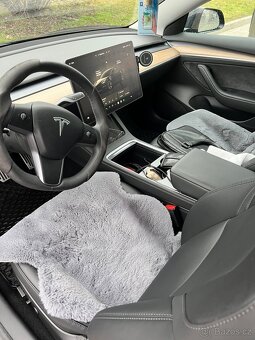Tesla Model 3 2023 - 8