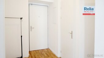 Pronájem nadstandardního bytu 3+kk, 73 m2 s výhledem na radn - 8