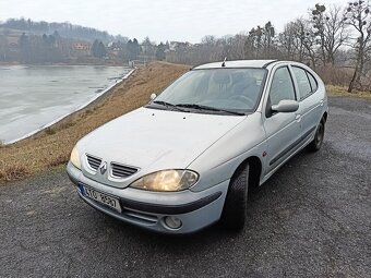 R. Megane r. 2001 - 8