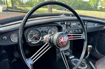 MGB Roadster - 8