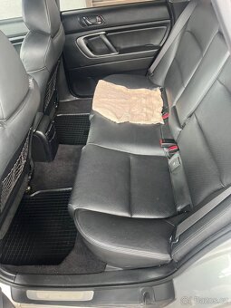 Subaru Legacy 3.0 Spec b manuál - 8