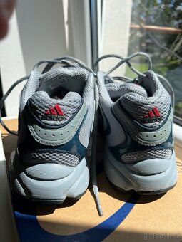 Adidas, šedé, velikost 43 1/3 - 8