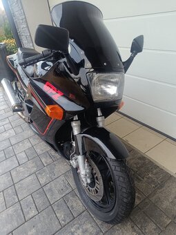 Kawasaki GPZ 1000 RX - 8